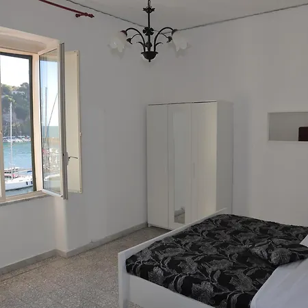 Chiaiolella Sea View Appartamento Procida