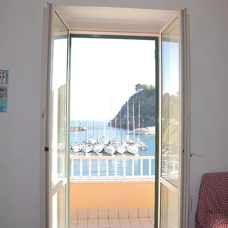 Chiaiolella Sea View Procida