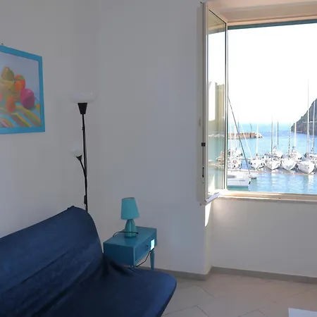Chiaiolella Sea View Apartment Procida