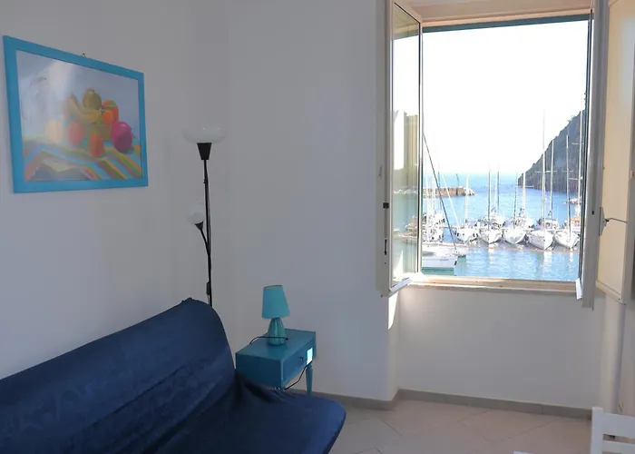 Chiaiolella Sea View Appartamento Procida